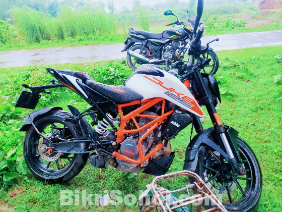 KTM DUKE 125